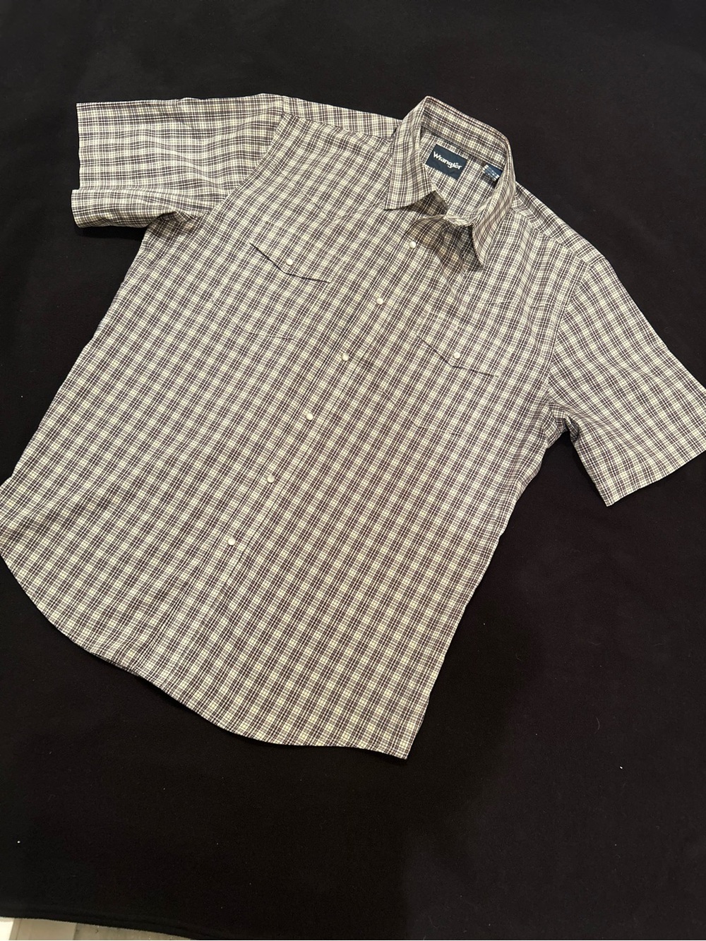 Wrangler Short-Sleeve Plaid Button-Down in Brown and Cream